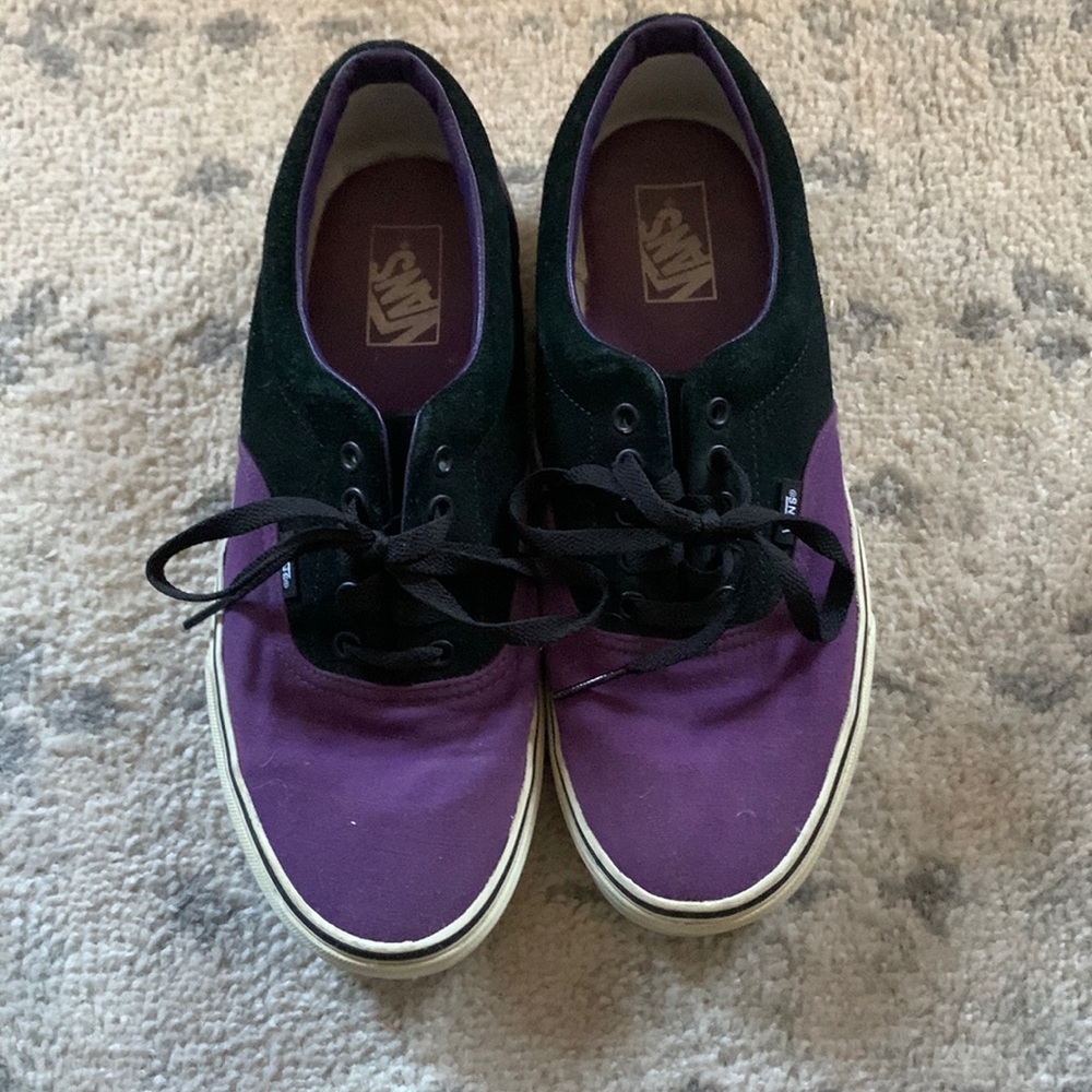 Purples& black class Men’s vans size 10